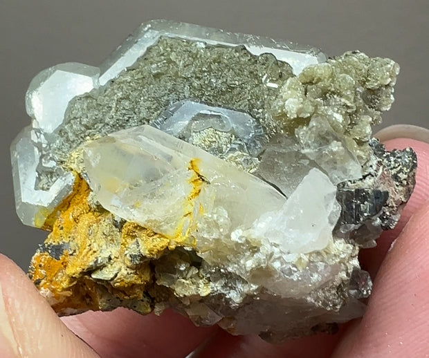 Quartz & Muscovite on Apatite